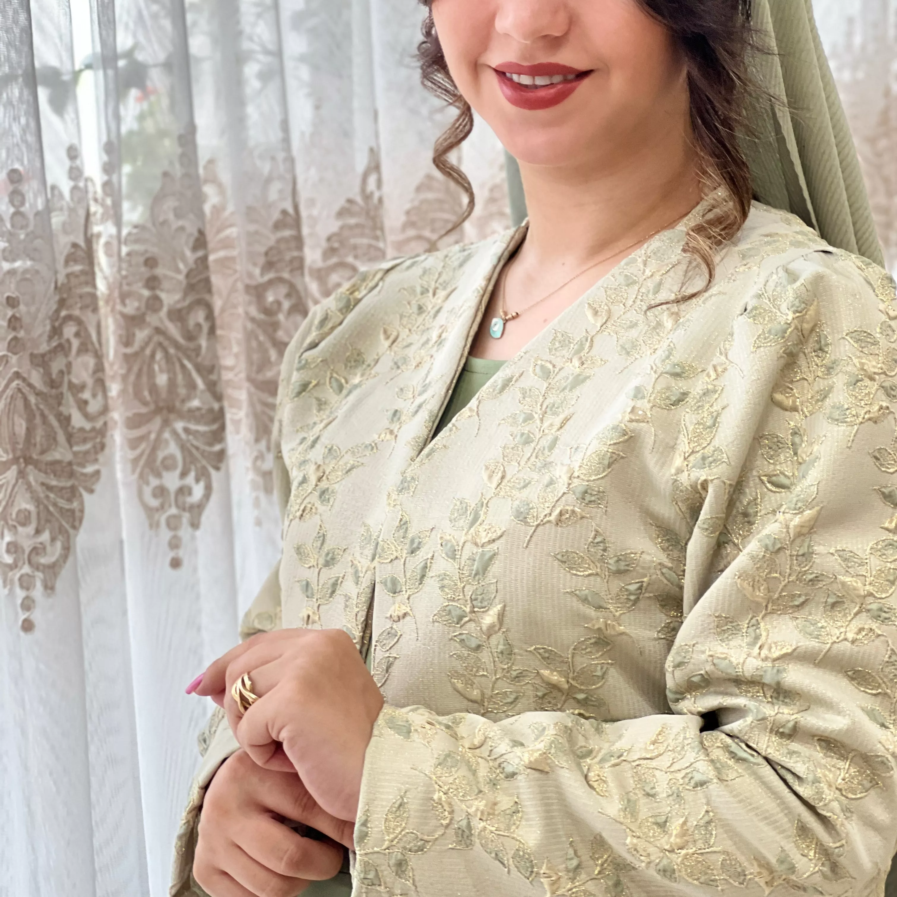 خرید کت و سرافان شکوفه سبز قد ۱۳۵ بند کمر دارد 