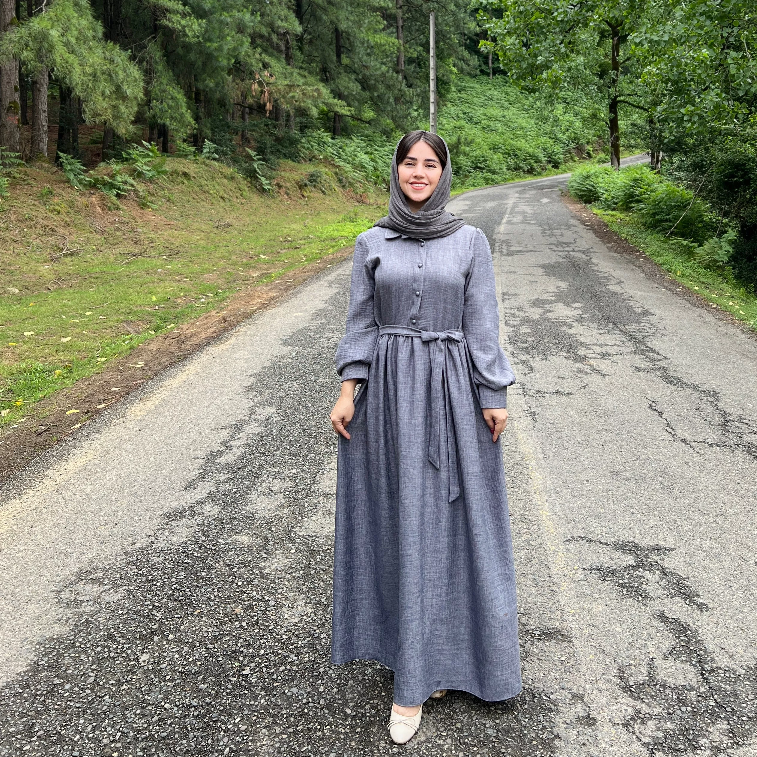 خرید پیراهن جلو دکمه طوسی روشن قد ۱۳۵ بند کمر دارد 