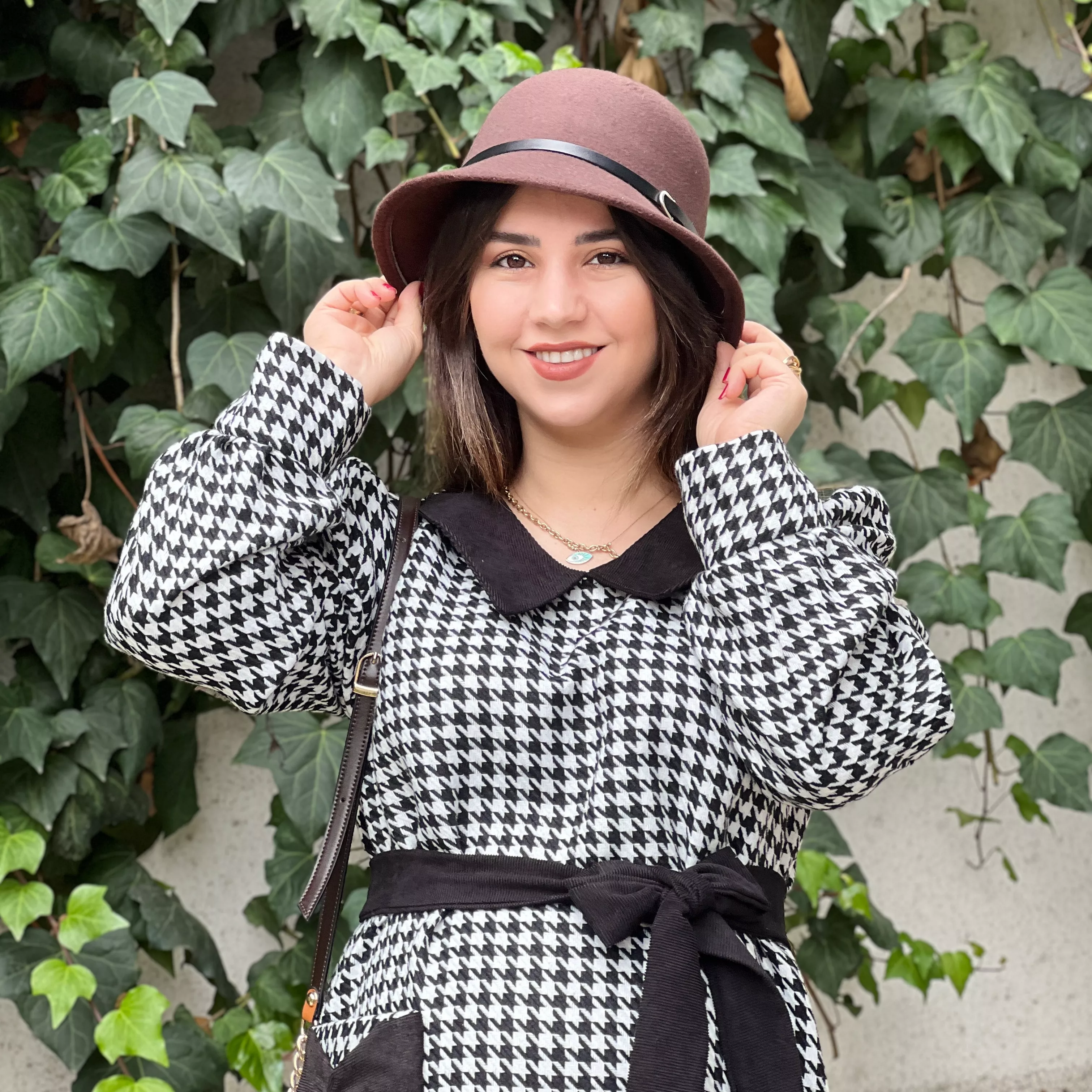 خرید پیراهن پاییزی پاپیون مشکی قد ۱۳۰ بند کمر دارد 