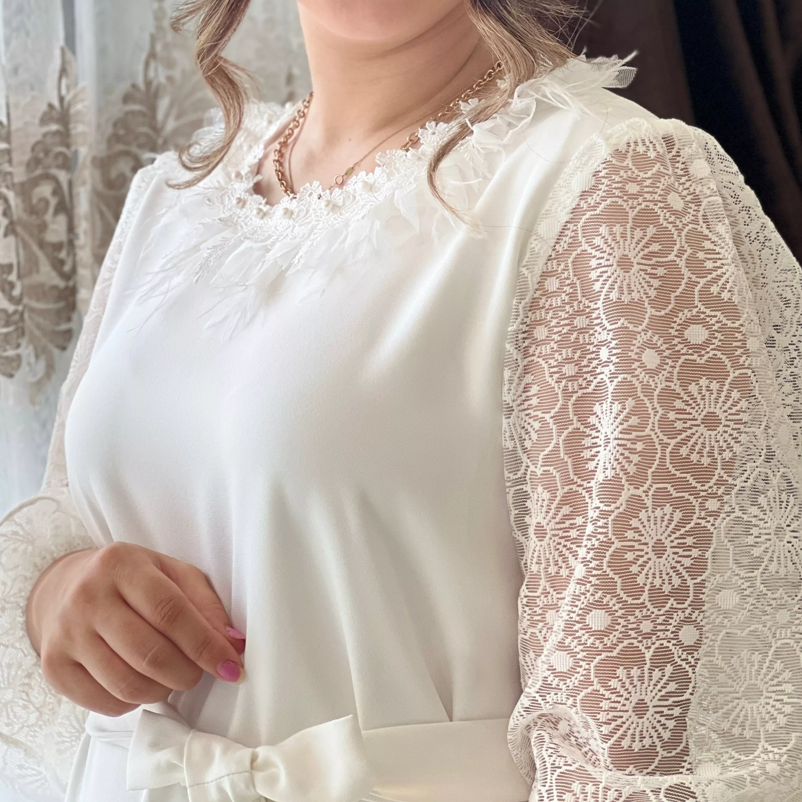 خرید پیراهن سپید آستر دارد قد ۱۲۵ بند کمر دارد 