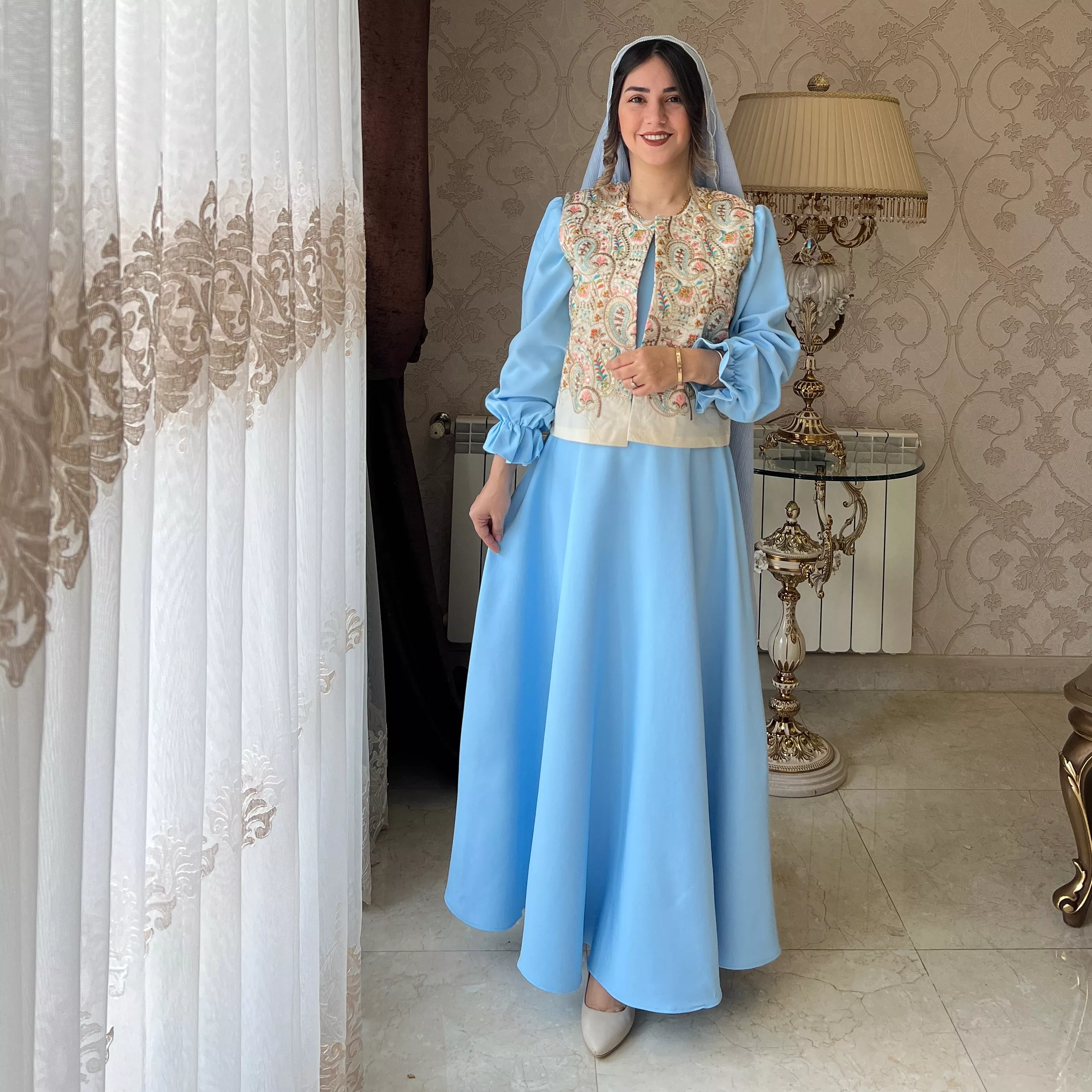 خرید پیراهن و وست ابی قد ۱۳۵ بند کمر دارد 