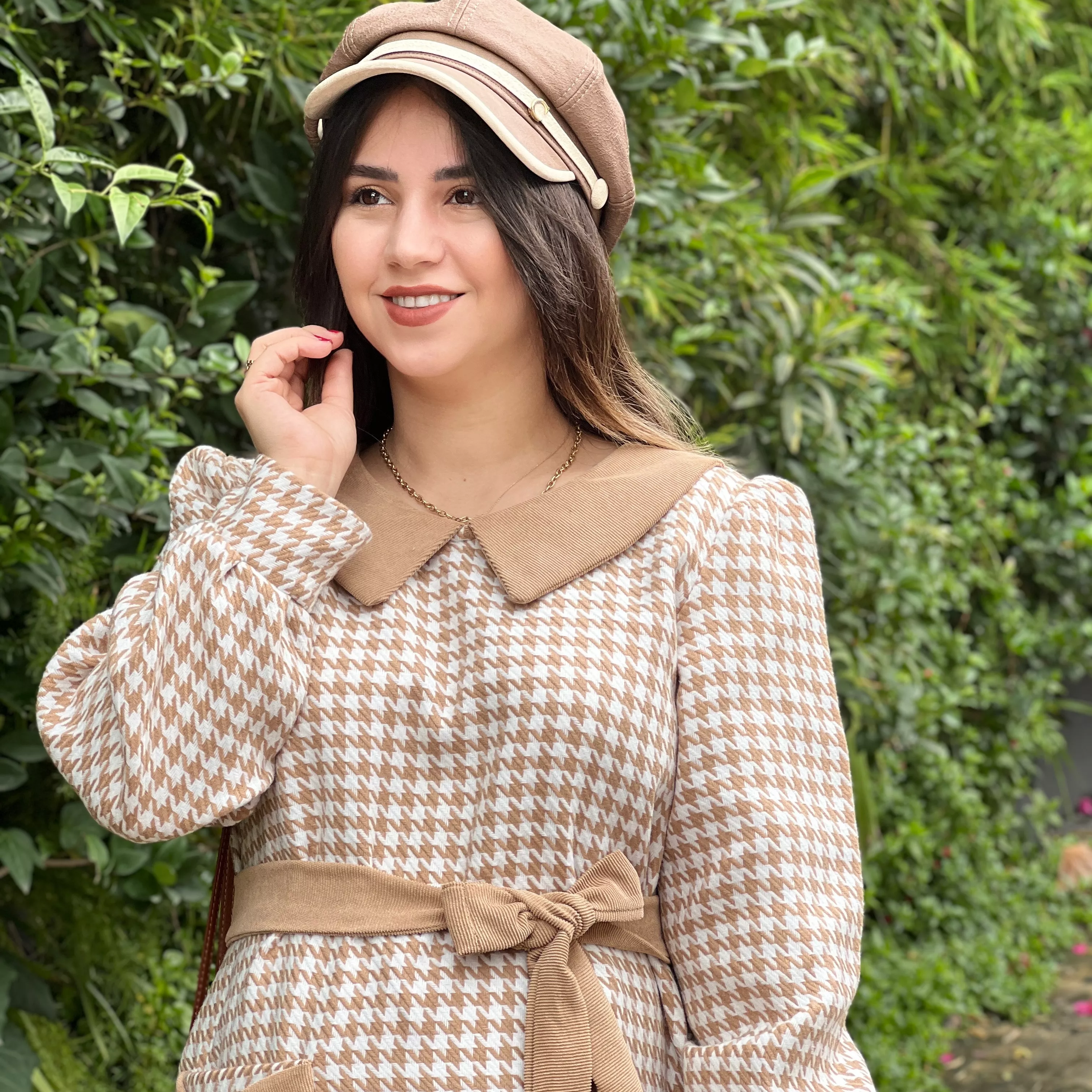 خرید پیراهن پاییزی پاپیون کرم قد ۱۳۰ بند کمر دارد 