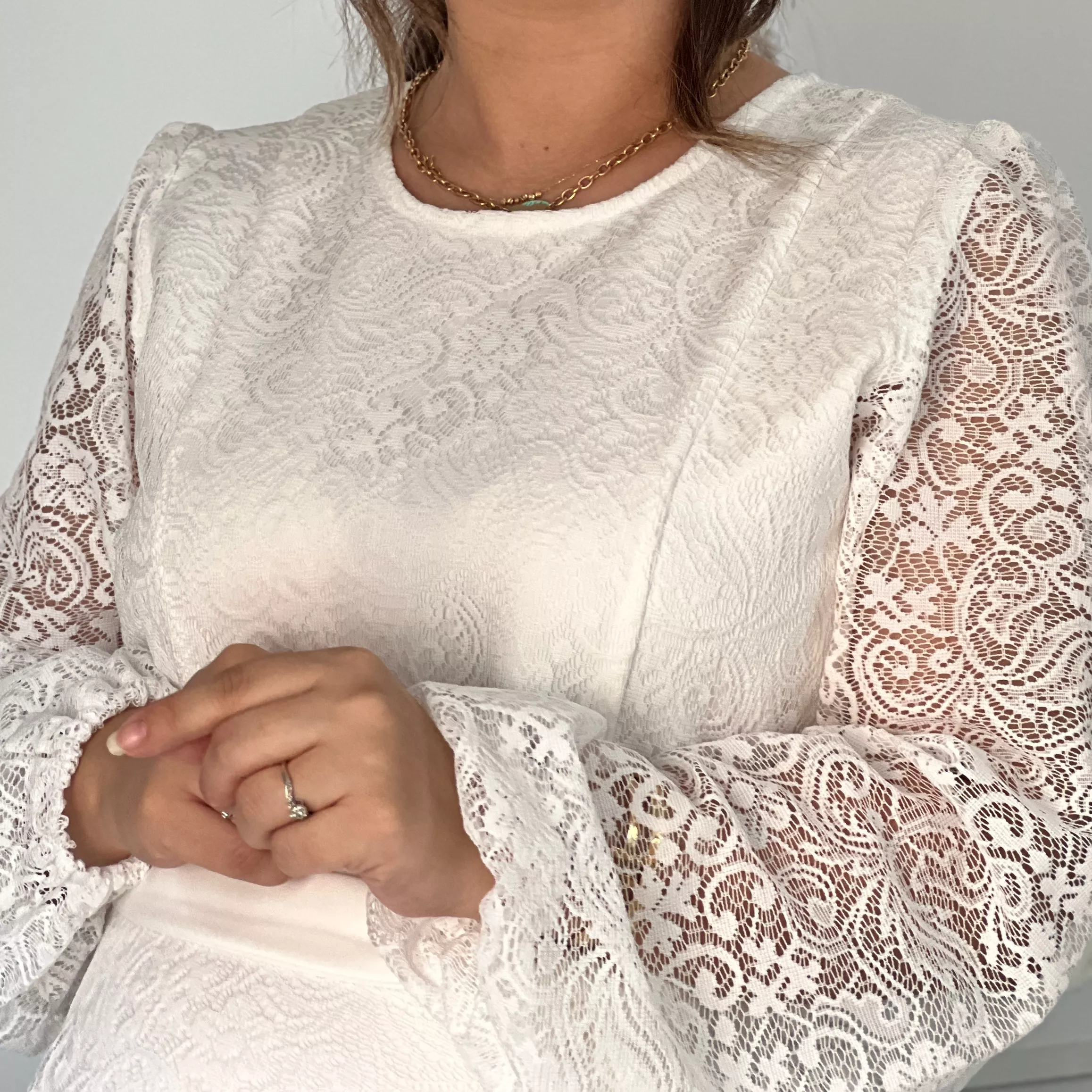 خرید پیراهن پونه جنس دانتل قد ۱۳۰ بند کمر دارد 