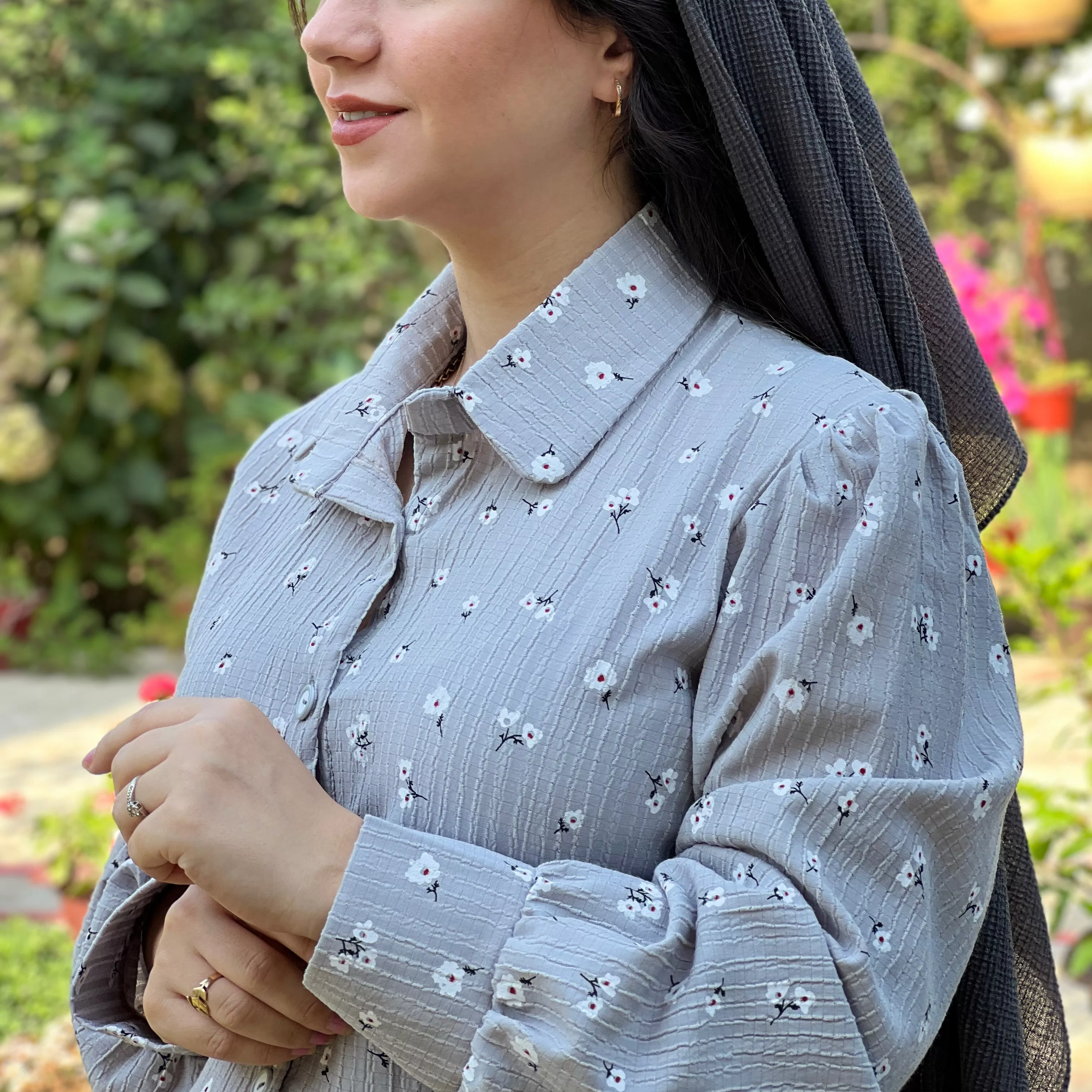 خرید پیراهن گل چرمی طوسی قد ۱۳۸ بند کمر دارد 