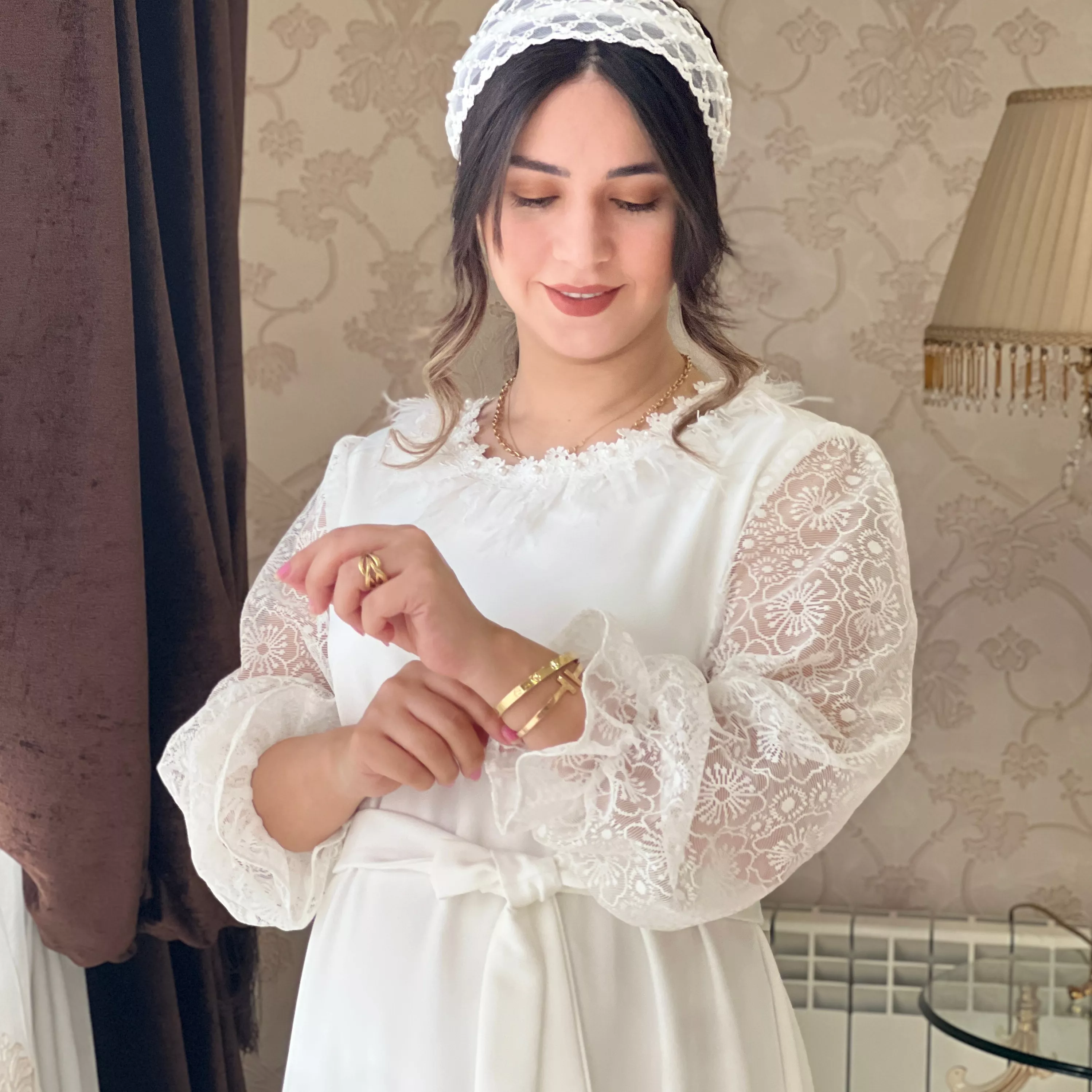 خرید پیراهن سپید آستر دارد قد ۱۲۵ بند کمر دارد 