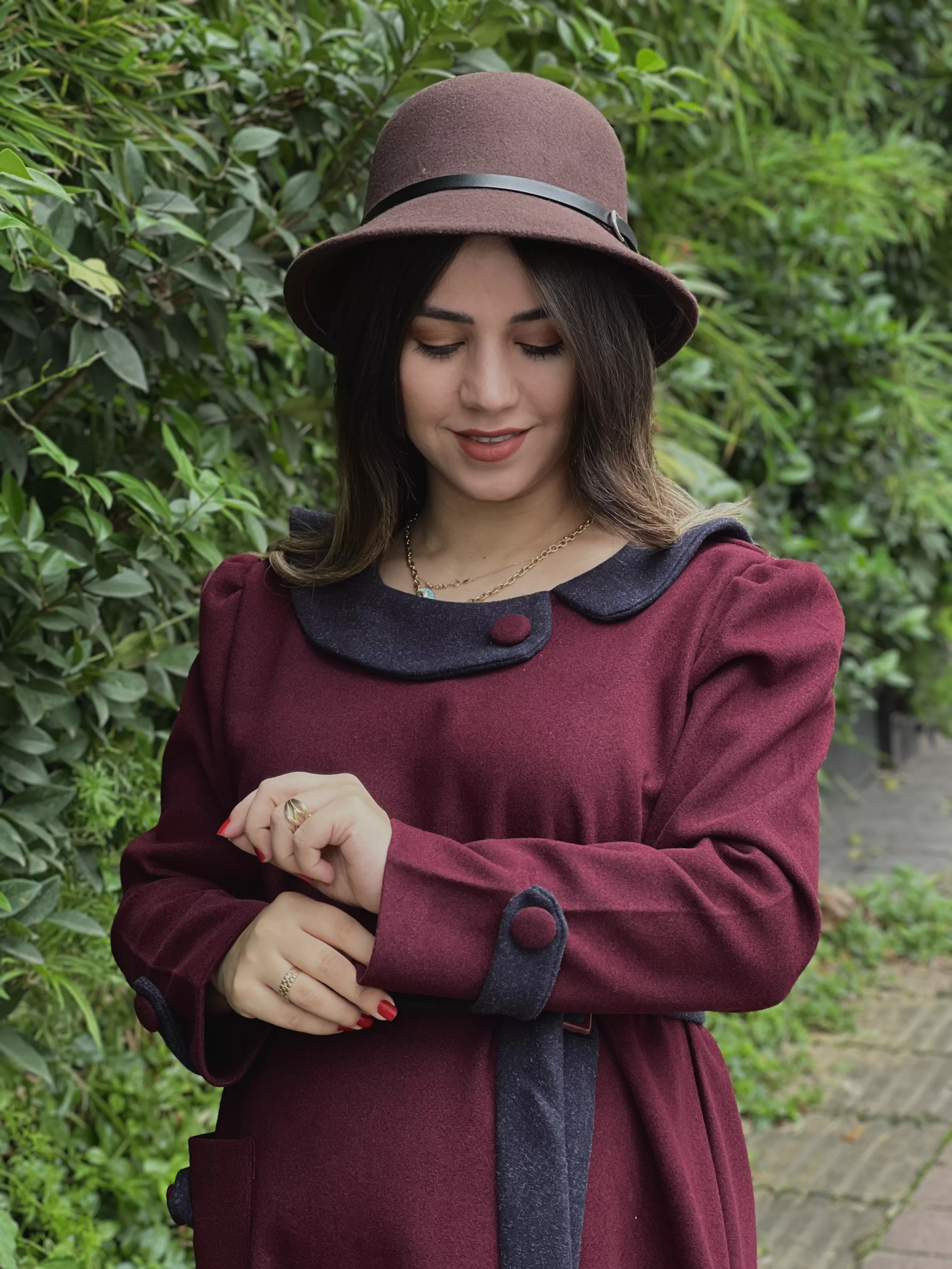 خرید کفتان فوتر زرشکی قد ۱۳۰ بند کمر همراه لباس هست 