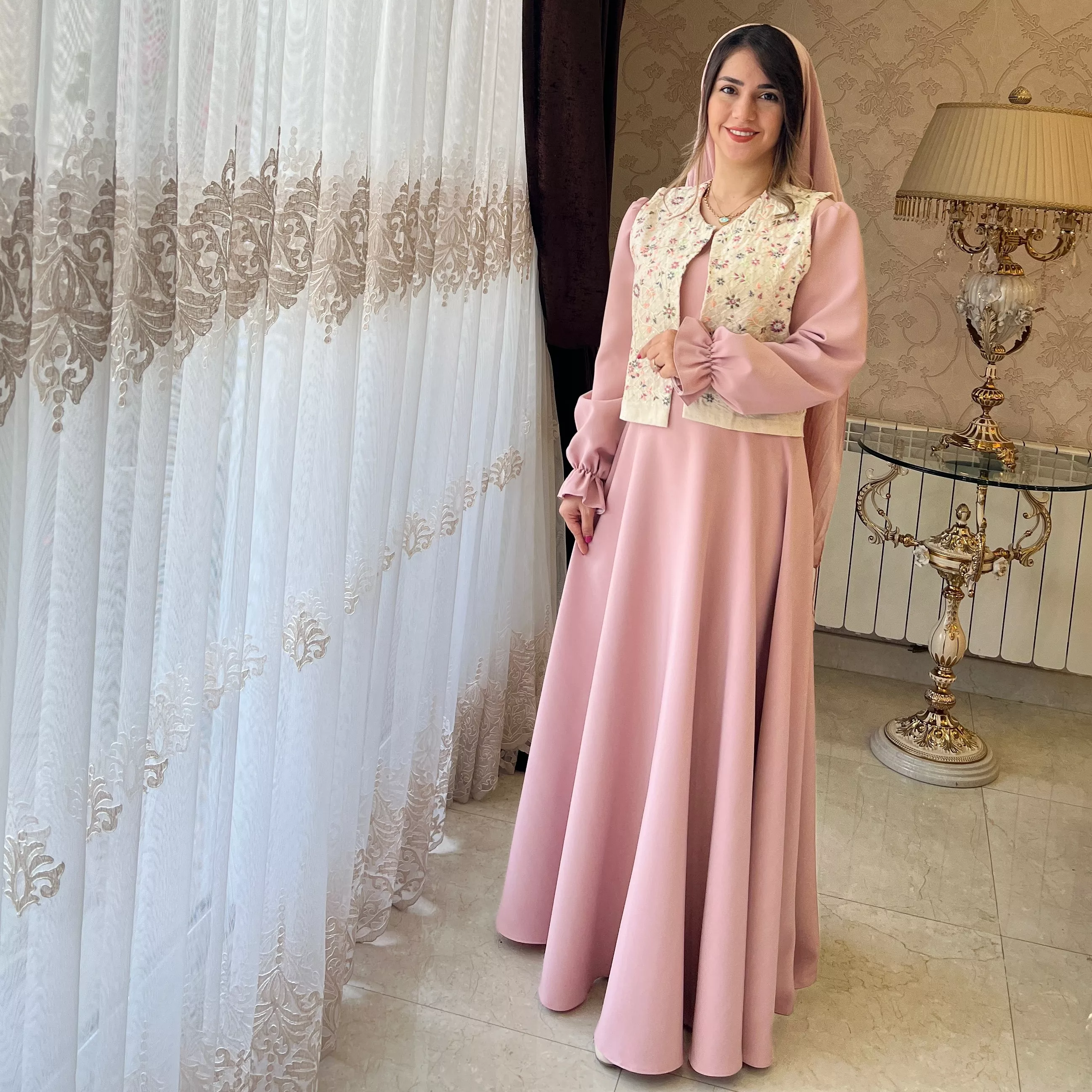 خرید پیراهن و وست  شکوفه صورتی  قد ۱۳۵ بند کمر دارد 