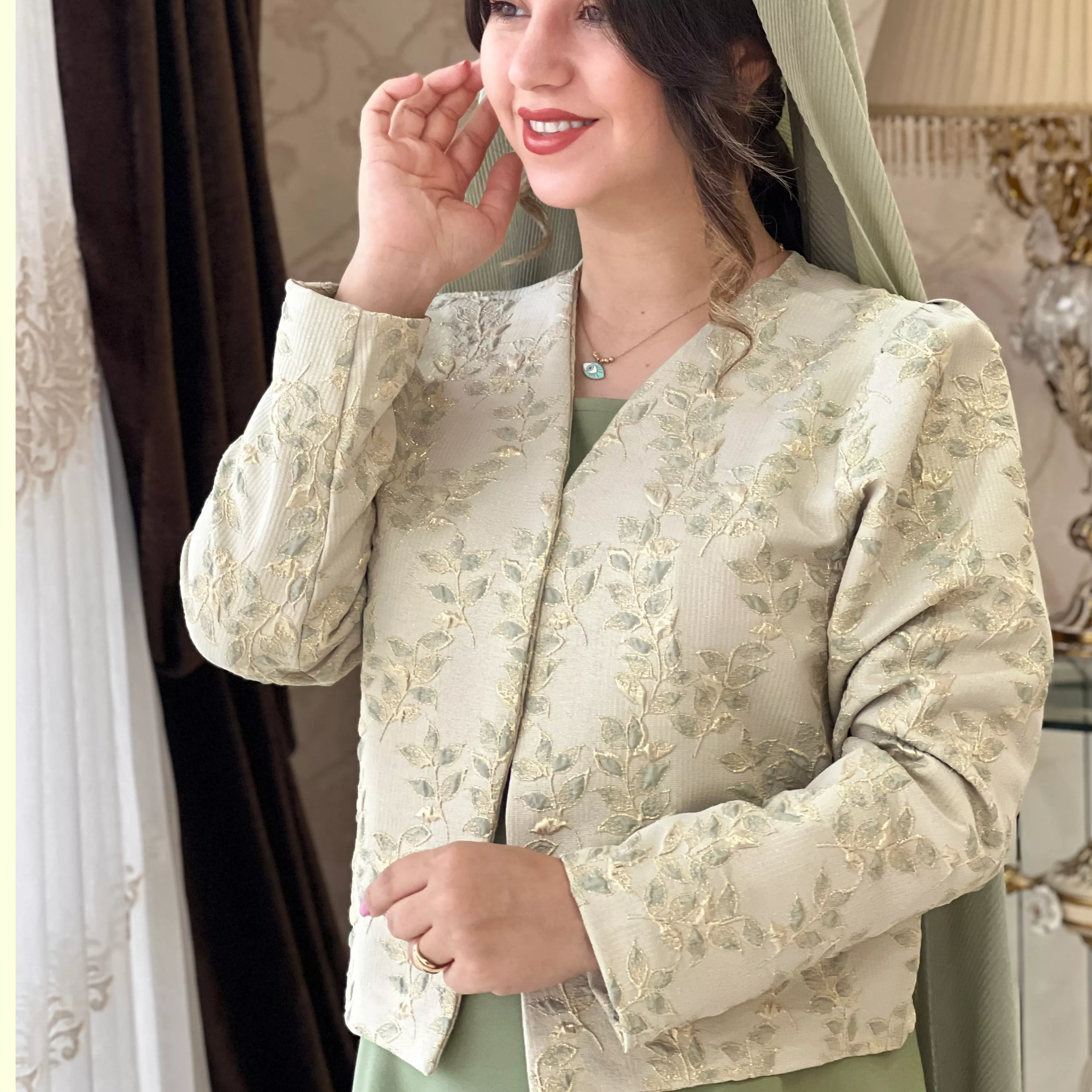 خرید کت و سرافان شکوفه سبز قد ۱۳۵ بند کمر دارد 