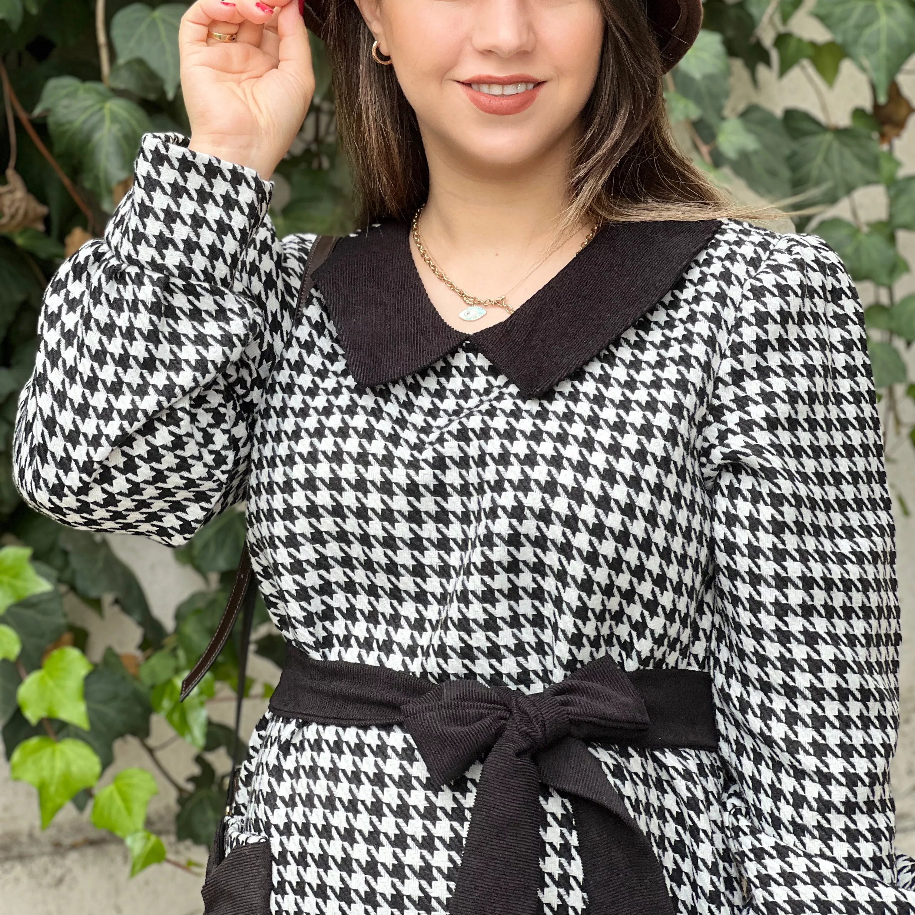 خرید پیراهن پاییزی پاپیون مشکی قد ۱۳۰ بند کمر دارد 