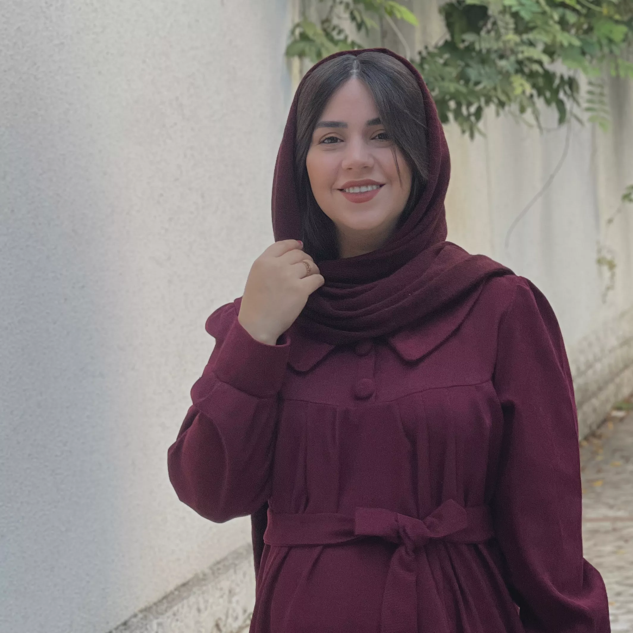 خرید پیراهن ریما زرشکی جنس مخمل کبریتی قد ۱۳۰ تا ۱۳۵ بند کمر دارد 