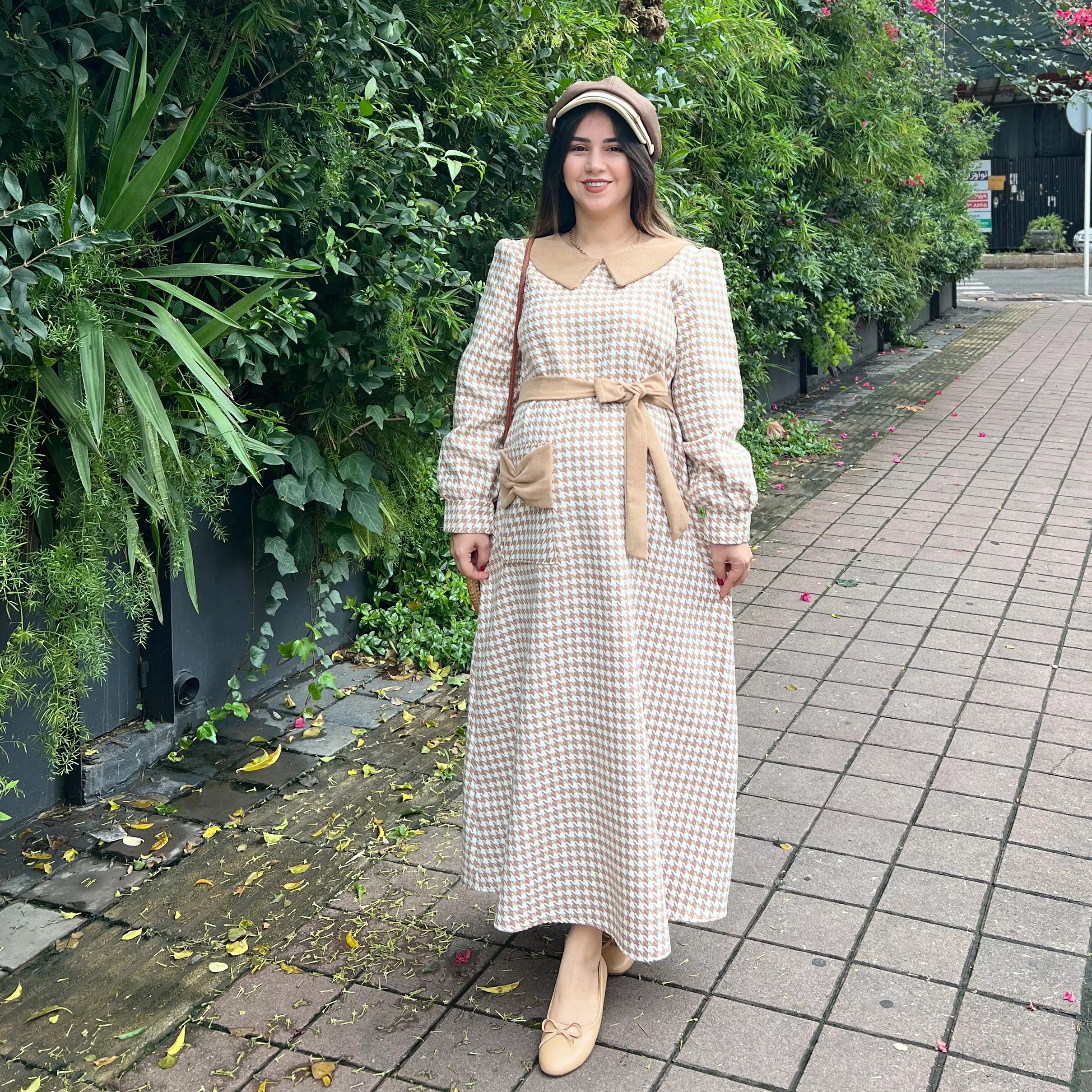 خرید پیراهن پاییزی پاپیون کرم قد ۱۳۰ بند کمر دارد 