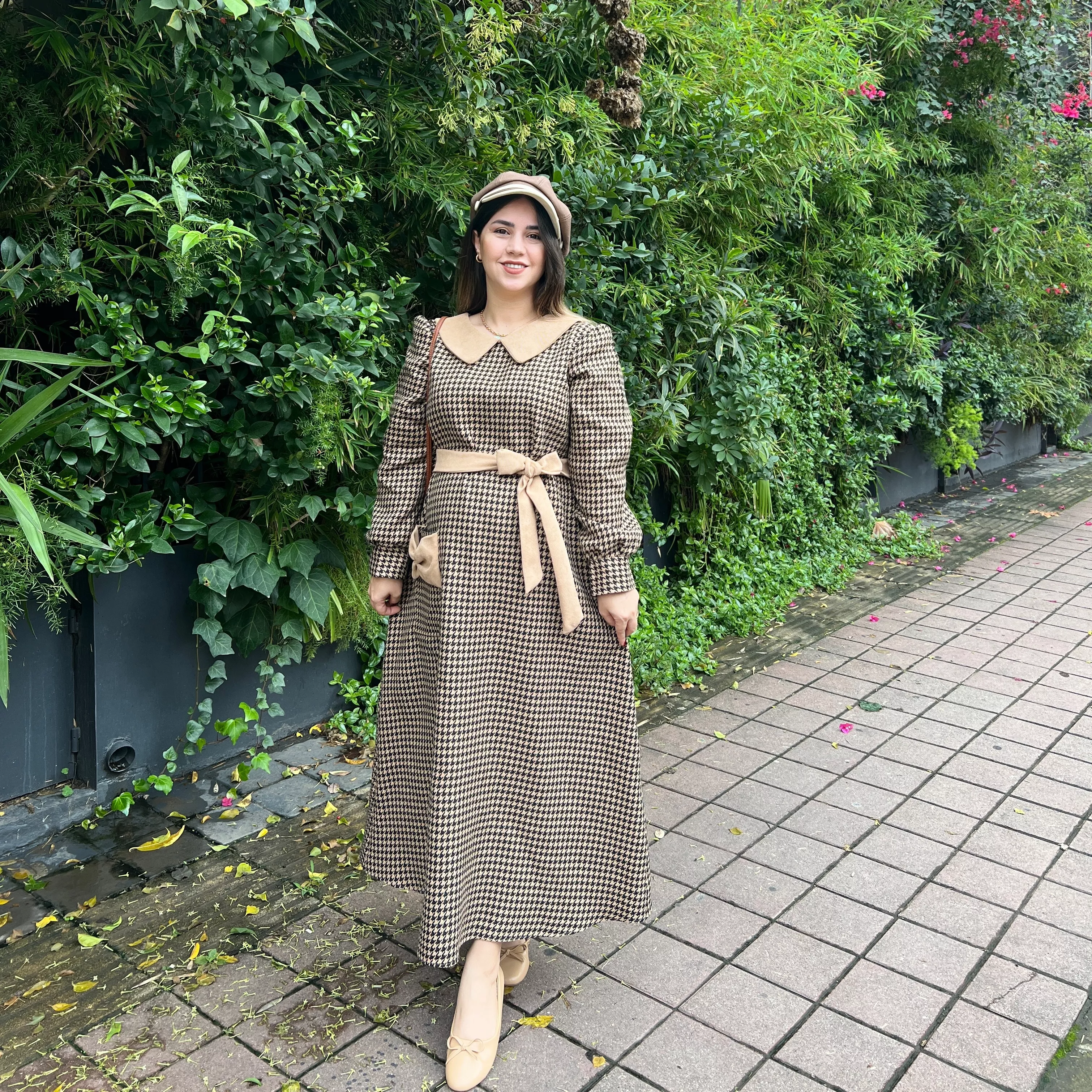 خرید پیراهن پاییزی پاپیون نسکافه ای قد ۱۳۰ بند کمر دارد 