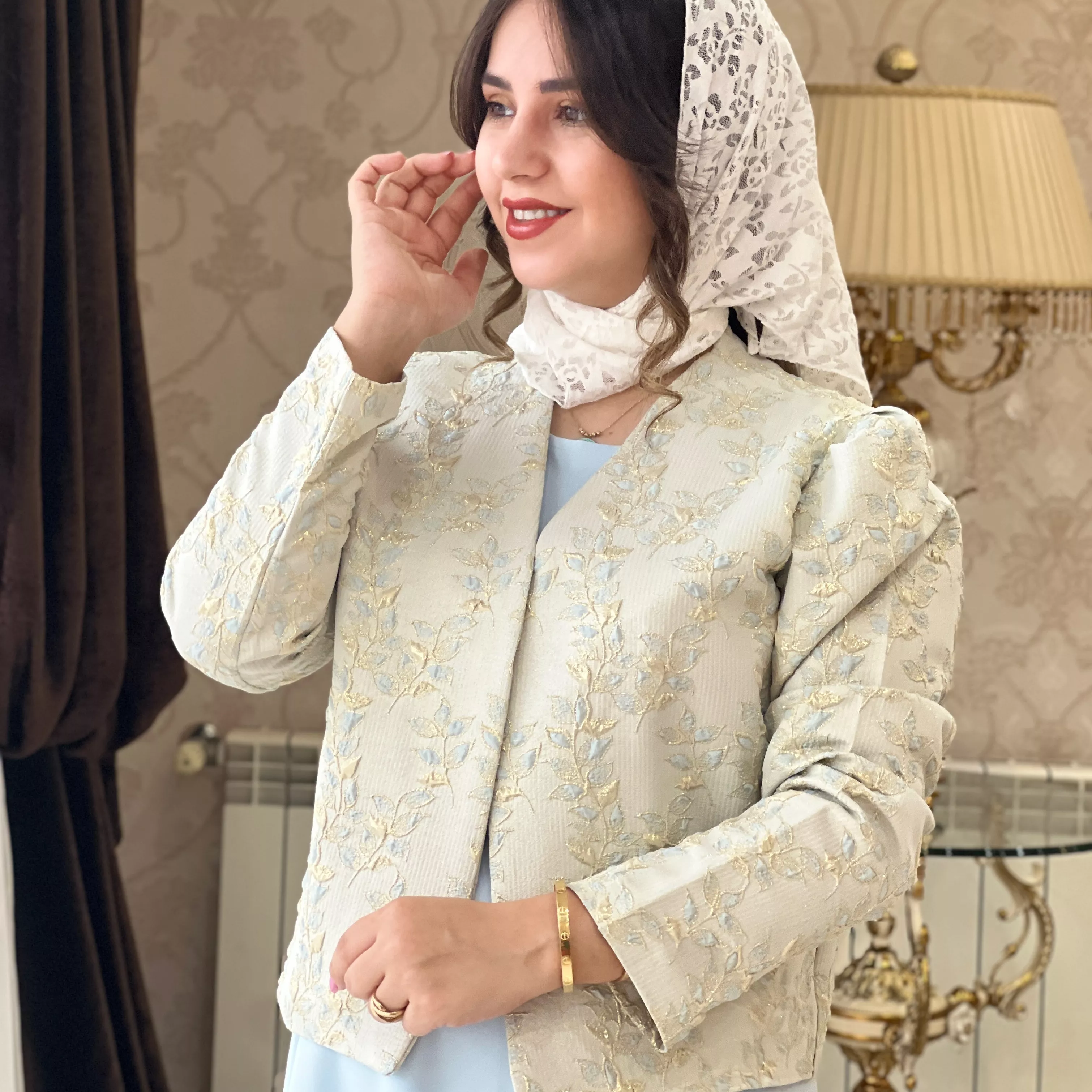 خرید کت و سرافان شکوفه ابی قد ۱۳۵ بند کمر دارد 